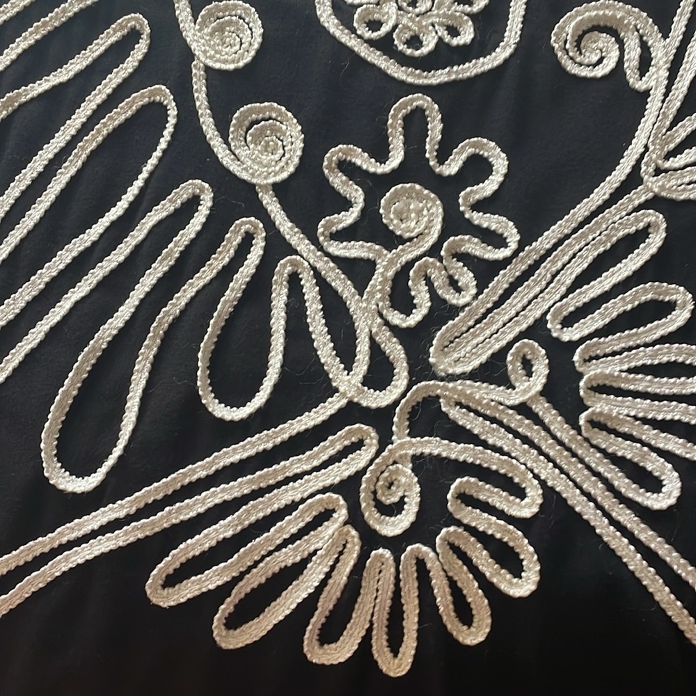 Carole Little. Plus Size 2X. Black Top with White Shiny Embroidered Designs - Picture 6 of 16